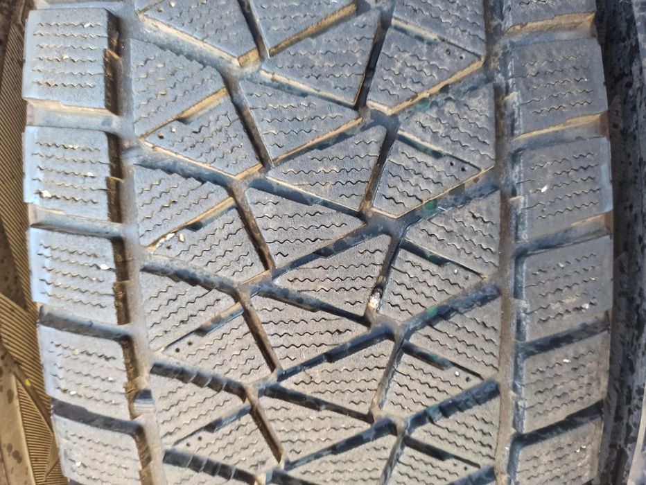 Зимняя резина 265/65 R17 Bridgestone Blizzak DM-V2
