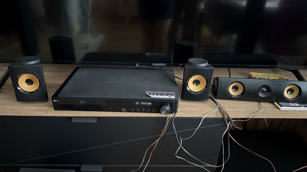 Kino domowe LG LHB 745