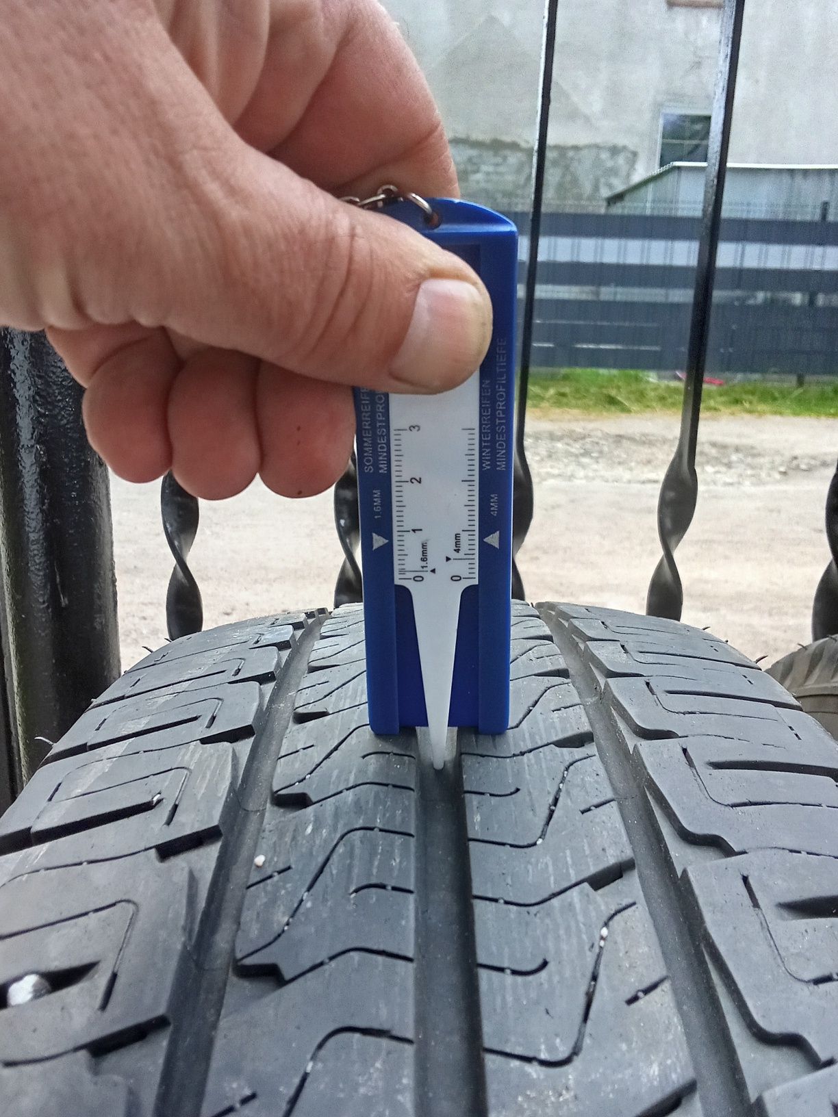 4szt NIE NAPRAWIANE 225/75R16C, Michelin, 8 mm