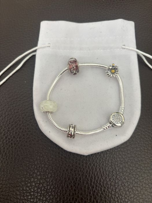 Pulseira tipo pandora branca