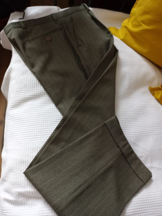 Garnitur meski stan bardzo dobry.