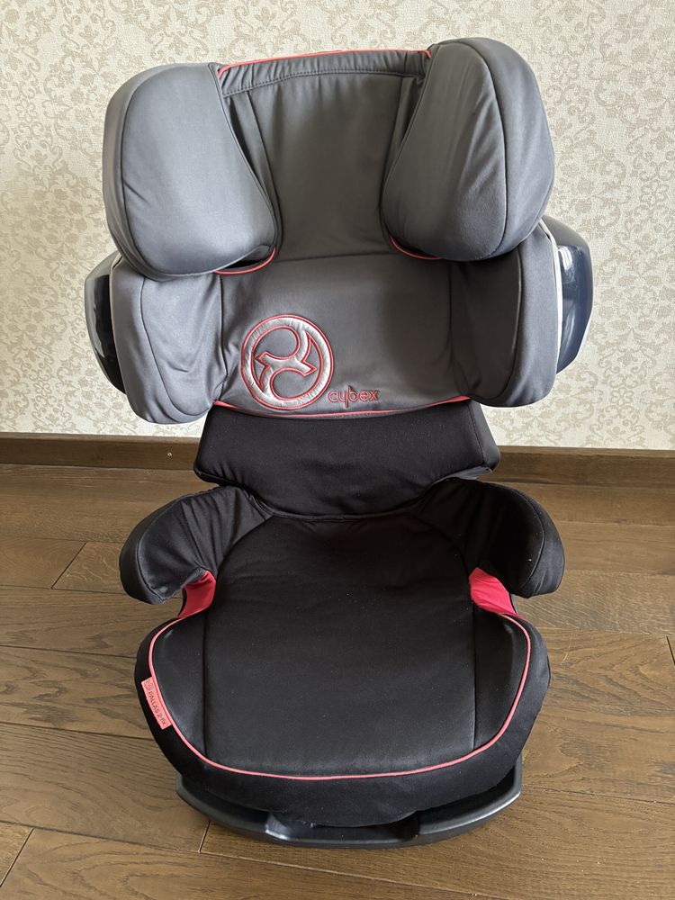 Автокрісло Cybex Pallas 2-Fix 9-36 кг дитини, з 9 місяців до 12 років