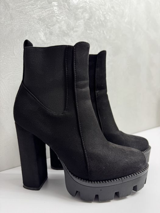 Красиве та зручне взуття