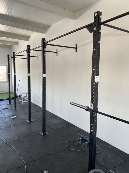 Brama wall Rig Racks klatka corssfit silownia
