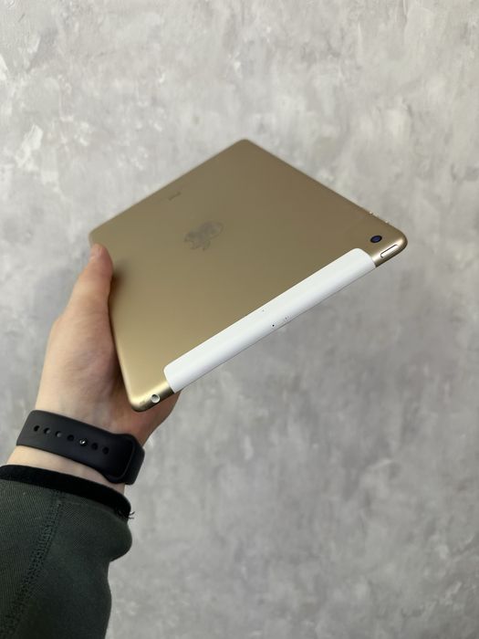 iPad 5, 32 ГБ, Wi-Fi.