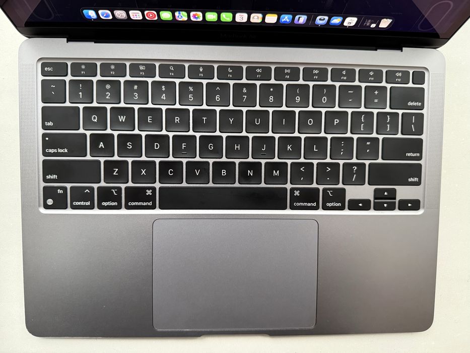 Apple MacBook Air M1 2020 | 13,3" 8/256 GB | Bardzo dobry stan