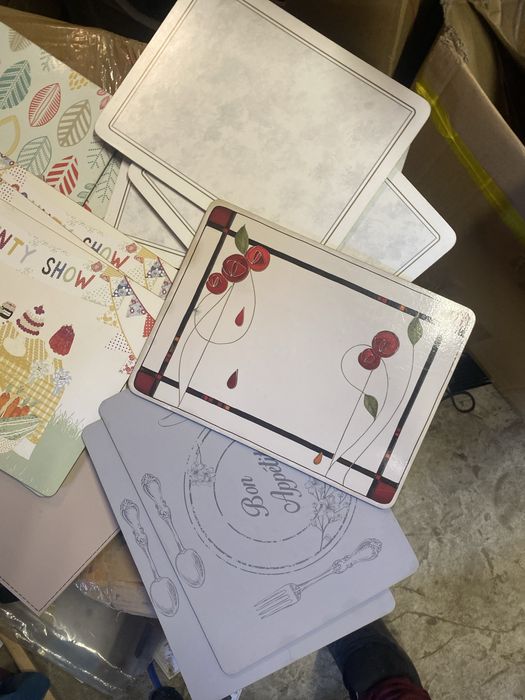 18 podkładek pod talerze cena za wszystkie