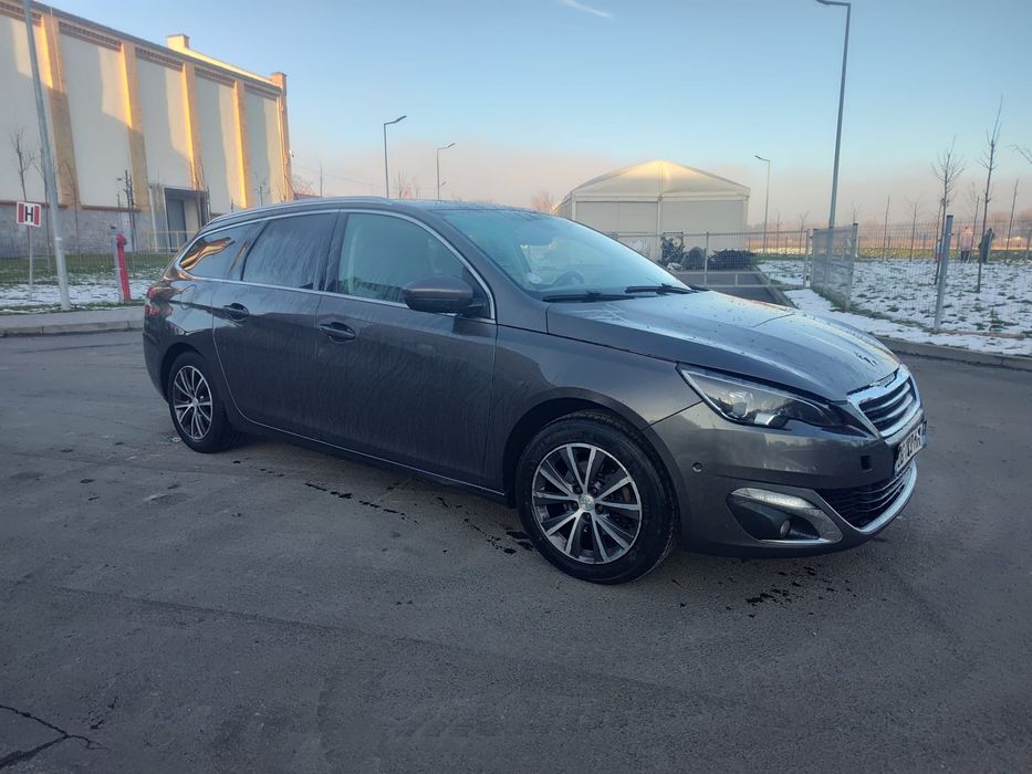 Sprzedam samochod peugeot 308.
