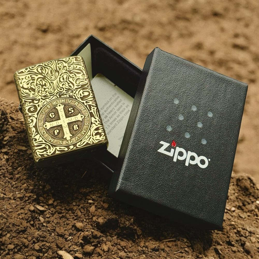 Нова оригінальна запальничка Zippo Constantine Premium