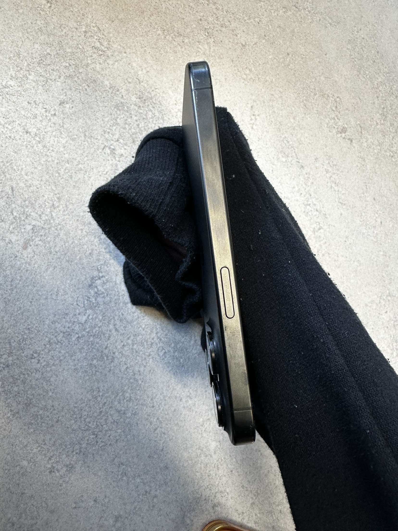 iPhone 15 pro black Tytan 128gb [Gwarancja do Czerwca]