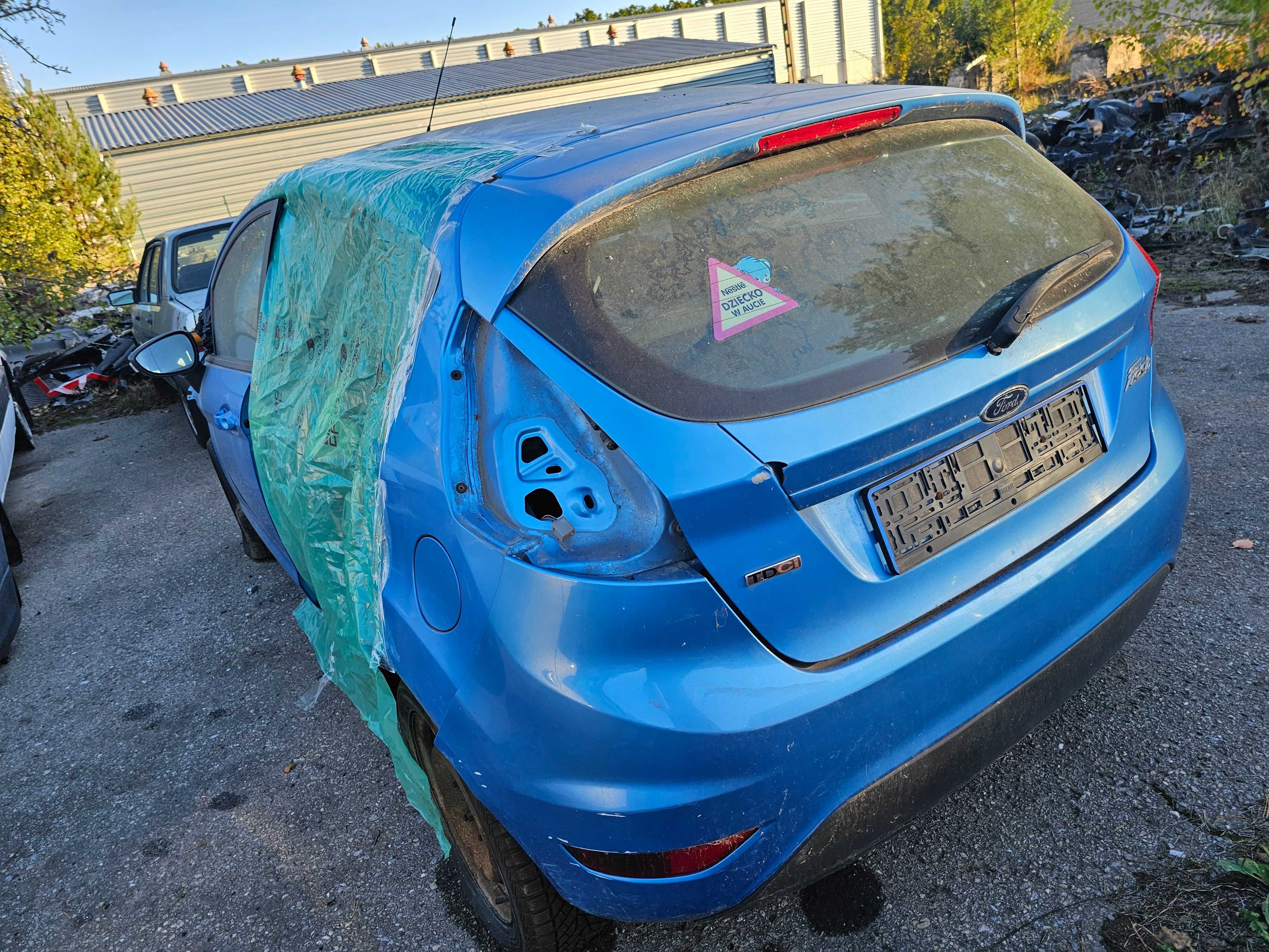 Ford fiesta mk7 2010 rok 1.4Hdi niebieski JA8 8V2QB007AA DV4C