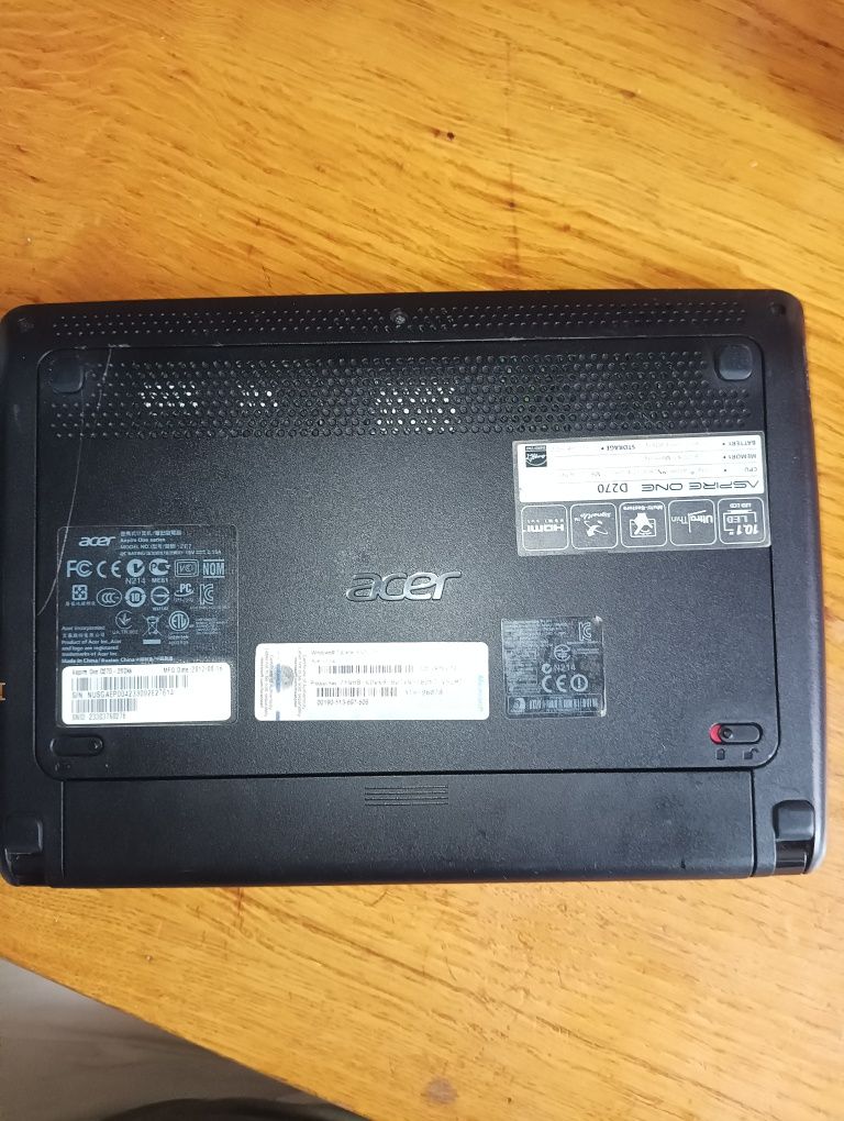 Netbook Acer aspire one d270