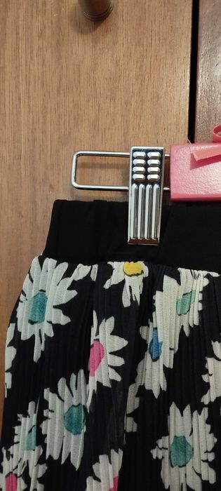 Saia menina plissada com flores - Desigual - 7/8 anos - Ótimo estado