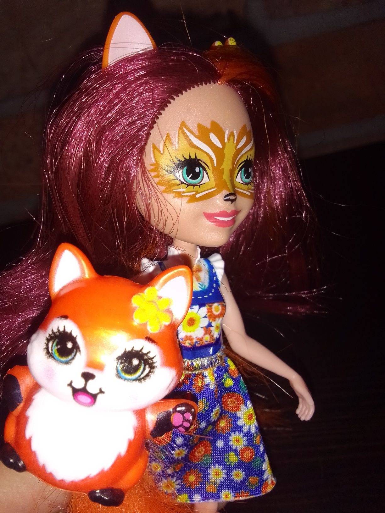 Dwie lalki enchantimals lis Foxy Jelonka z figurkami zwierząt