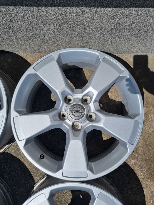FELGI ALUMINIOWE 5x115 R18" 7Jx 18 ET45 OPEL Antara Zafira C TPMS FA73
