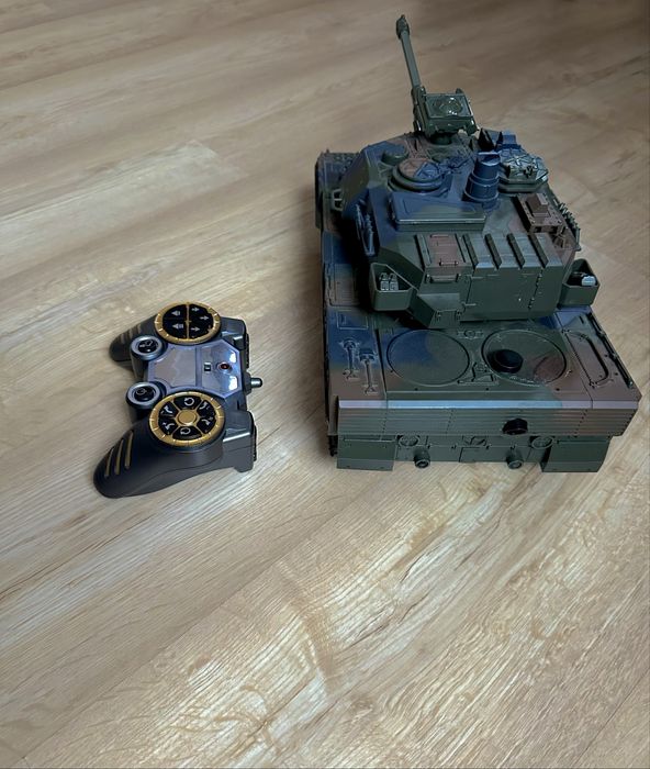 Tank leopard 2 на радіо управлінні