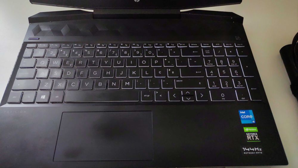 Hp Victus 15 Gaming (11th+12gb+RTX 3050)
