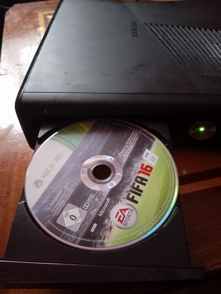 Продам xbox 360 .