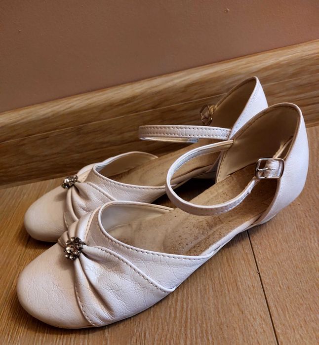 Buty komunijne białe 33