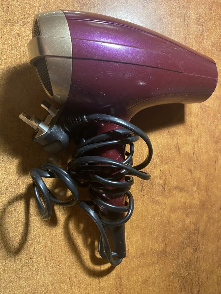 Suszarka Remington z wejsciem brytyjskim
