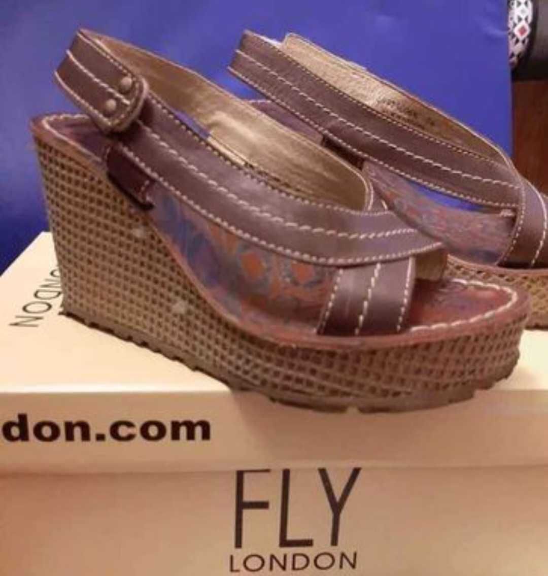 Sandálias Fly london