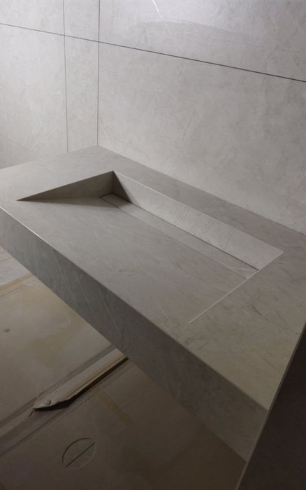 Умивальник з керамограніту