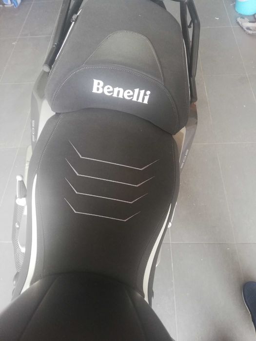 Benelli trk 502.