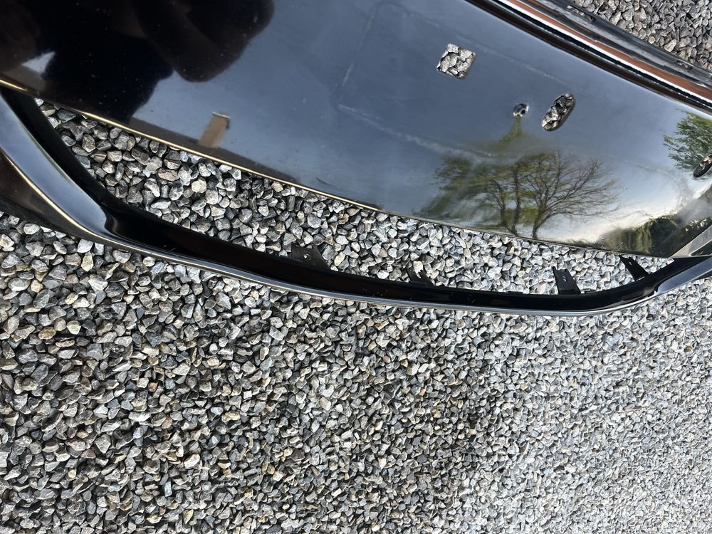Zderzak przedni Lexus IS250 [2006], z ramka grilla, lekko uszkodzony.