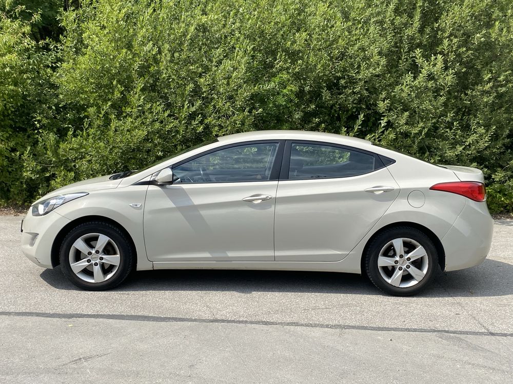 Hyundai Elantra 1.6 MPI 132KM 2012 PRYWATNY