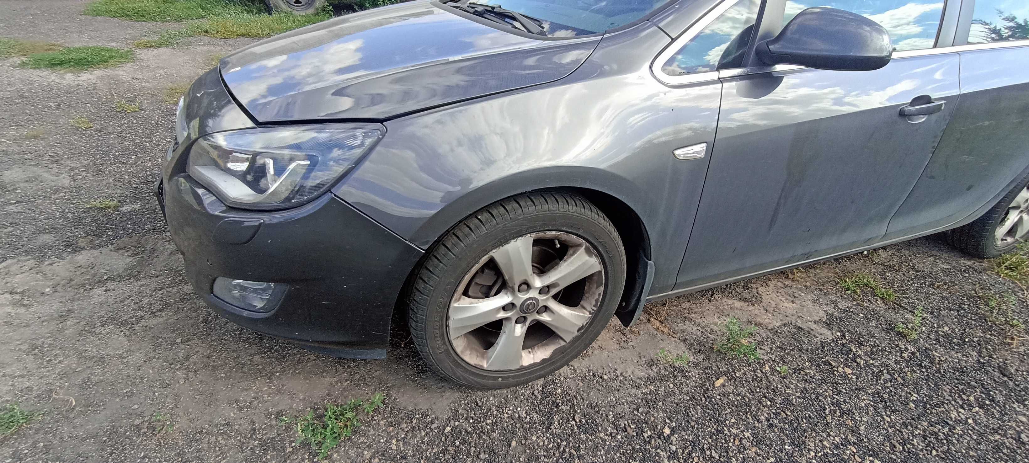 podłużnica ćwiartka przód opel astra J IV lak z177