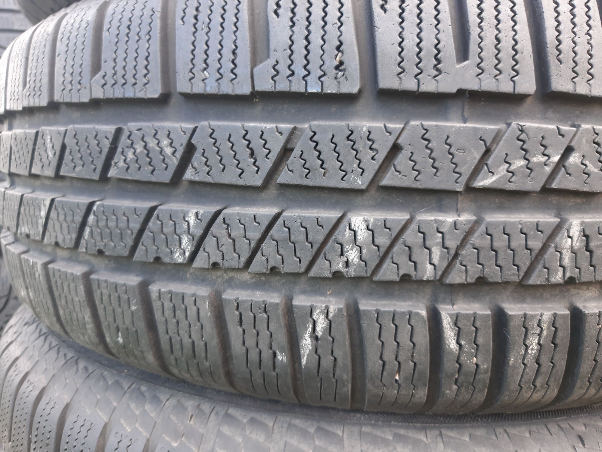 215/65r16 98T Continental CrossContact Winter