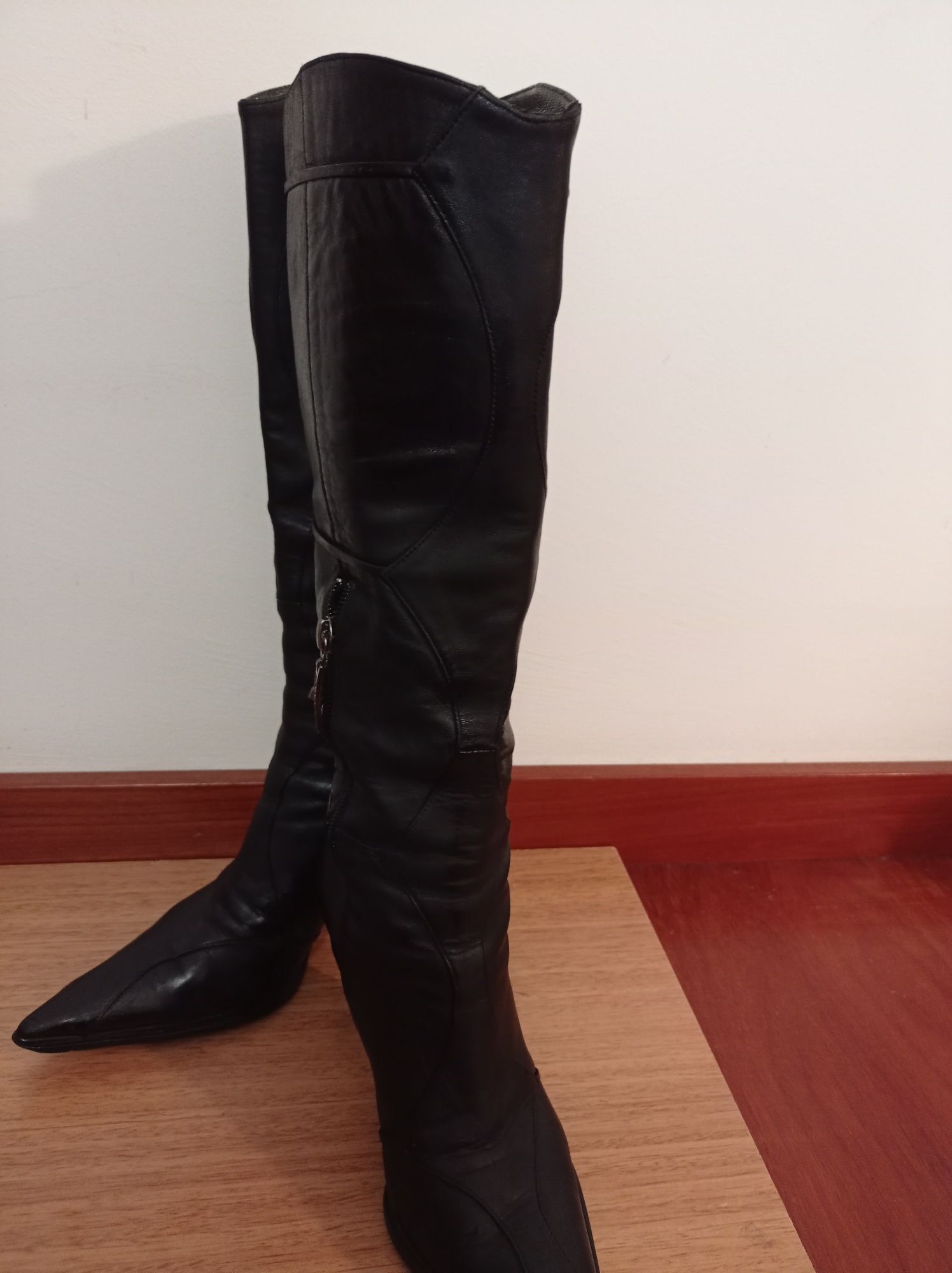 Botas pretas Vannel