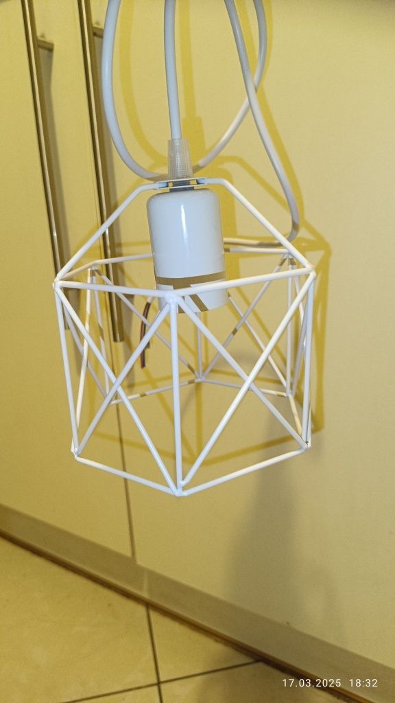 Lampa sufitowa      .