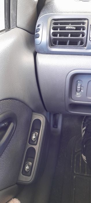 Renault Clio II 1.2 – Ano 2001 | Econômico