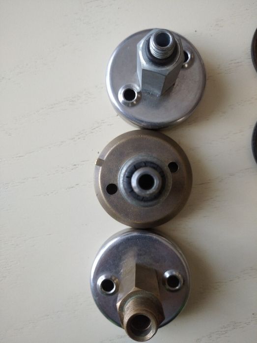 Перехідники для заправки автомобілів та газових балонів