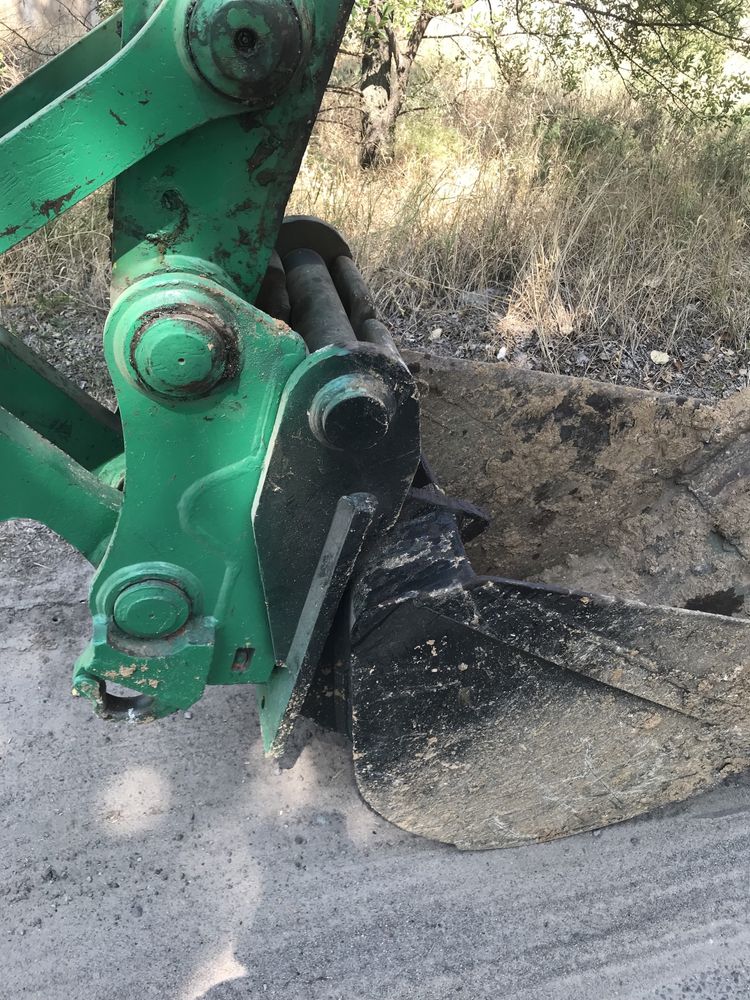 Продам полноповоротный экскаватор komatsu 170