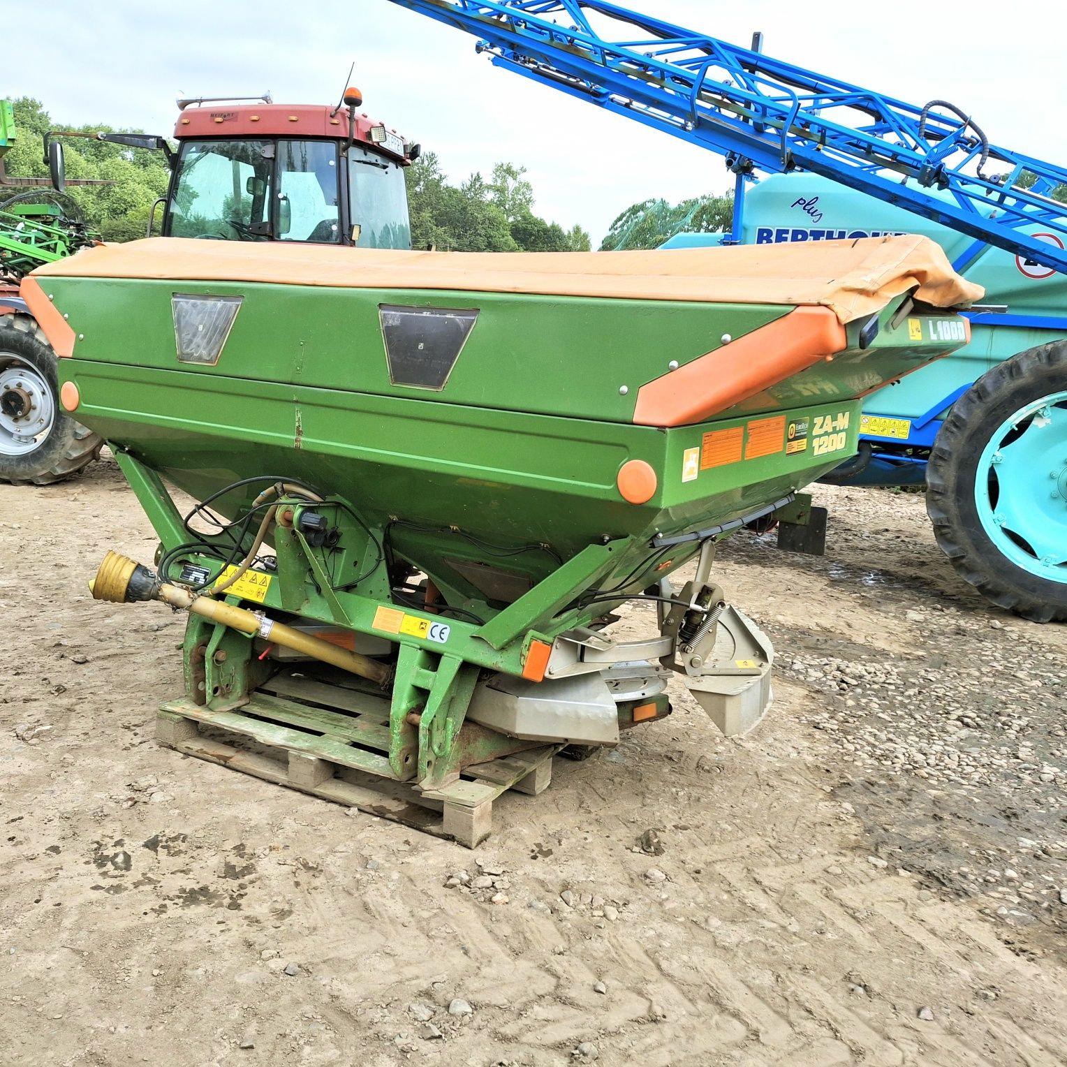 Rozsiewacz do nawozu 2 szt Amazone ZAM SBS 1200 (2200l) 36-21m Limiter