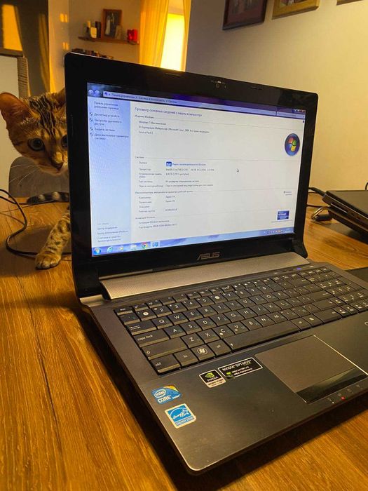 Ноутбук Asus X5MJ Intel i3, 4Гб ОЗУ, Geforce GT335M 1GB, 500Гб HDD