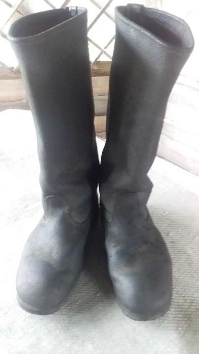 кирзові чоботи на цвяхах.44 розміру