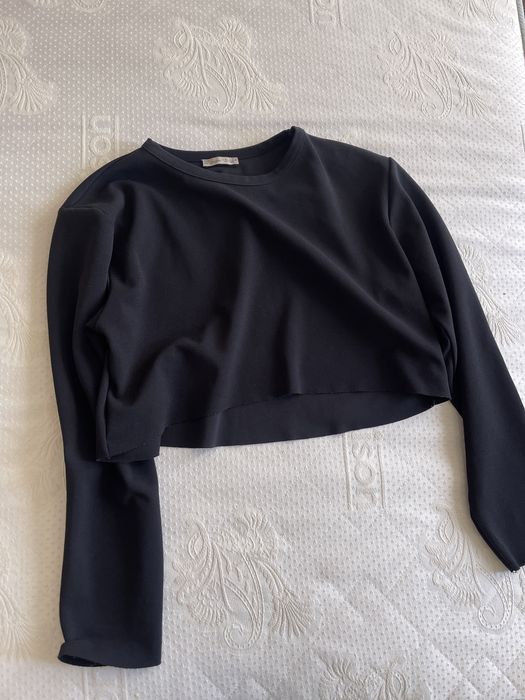 Вкорочений чорний топ лонг zara