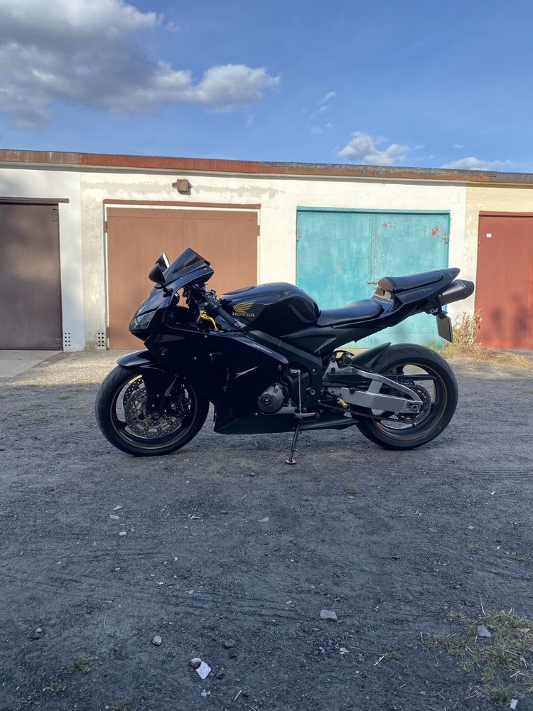 Honda CBR600RR PC37