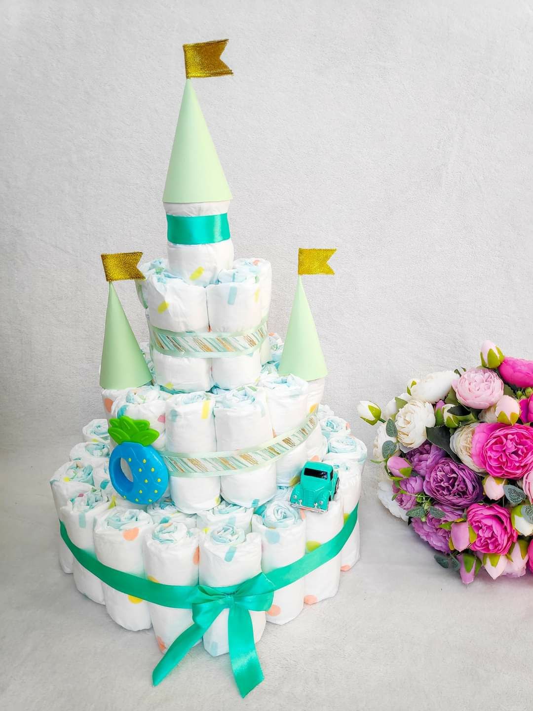 Tort z pampersów 7 dla chłopca na roczek prezent pieluszkowy zamek