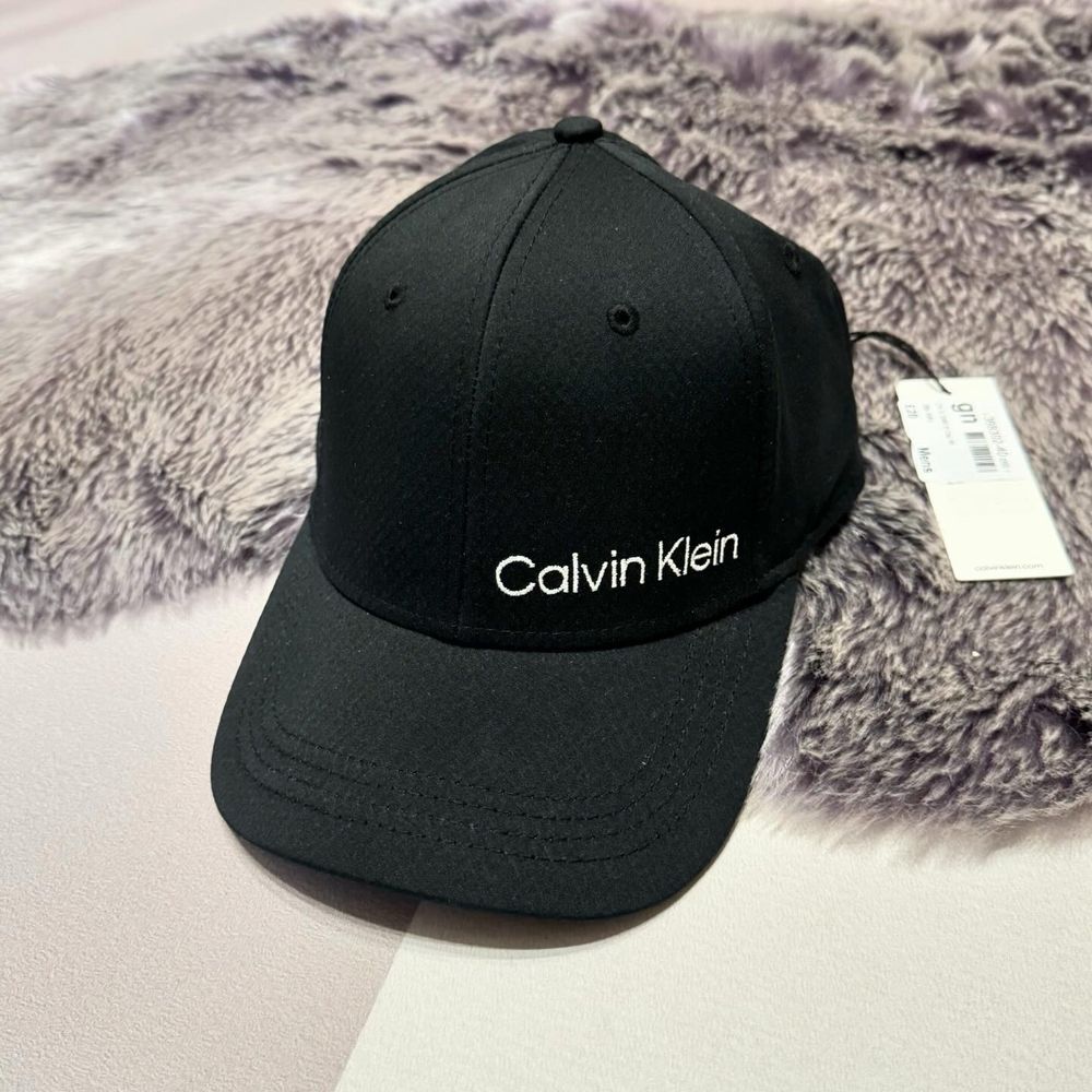 Нова кепка Calvin Klein вишитий лого білий one size