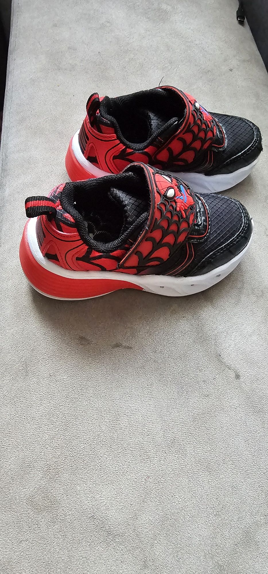 Adidasy spider man