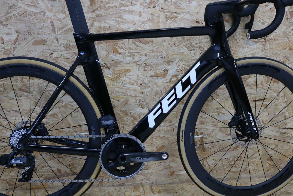 Bicicleta disco Felt AR - Sram Force AXS - Rodas carbono - Nova
