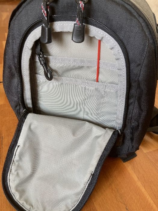 Mochila Lowepro Micro Trekker 100