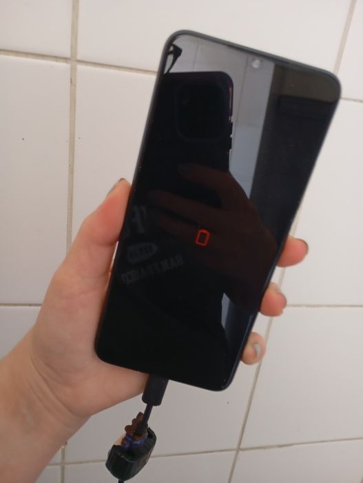 Vendo telemóvel como novo em muito bom estado