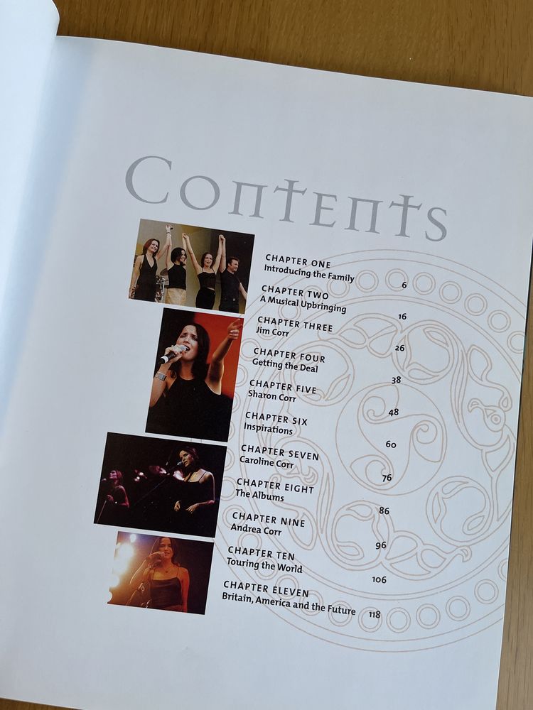 The Corrs unoficial book album o zespole