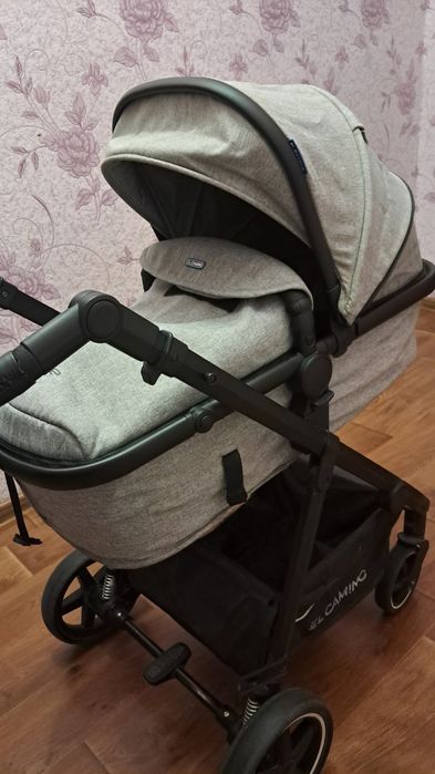 Коляска в чудовому стані. Все ціле все працює. В користуванні була рік