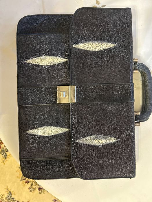 Портфель из натурального ската